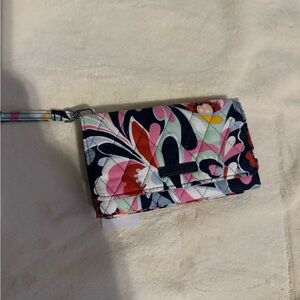 NWT Vera Bradley RFID Smartphone Wristlet Mod Paisley